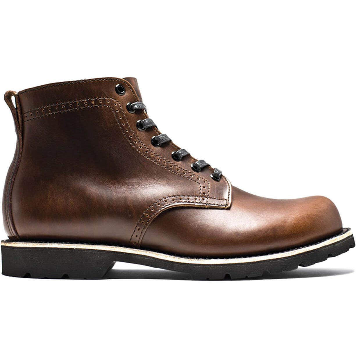 The Tydus men's brown leather boot with a rugged outsole is shown on a white background, highlighting Broken Homme's refined style.