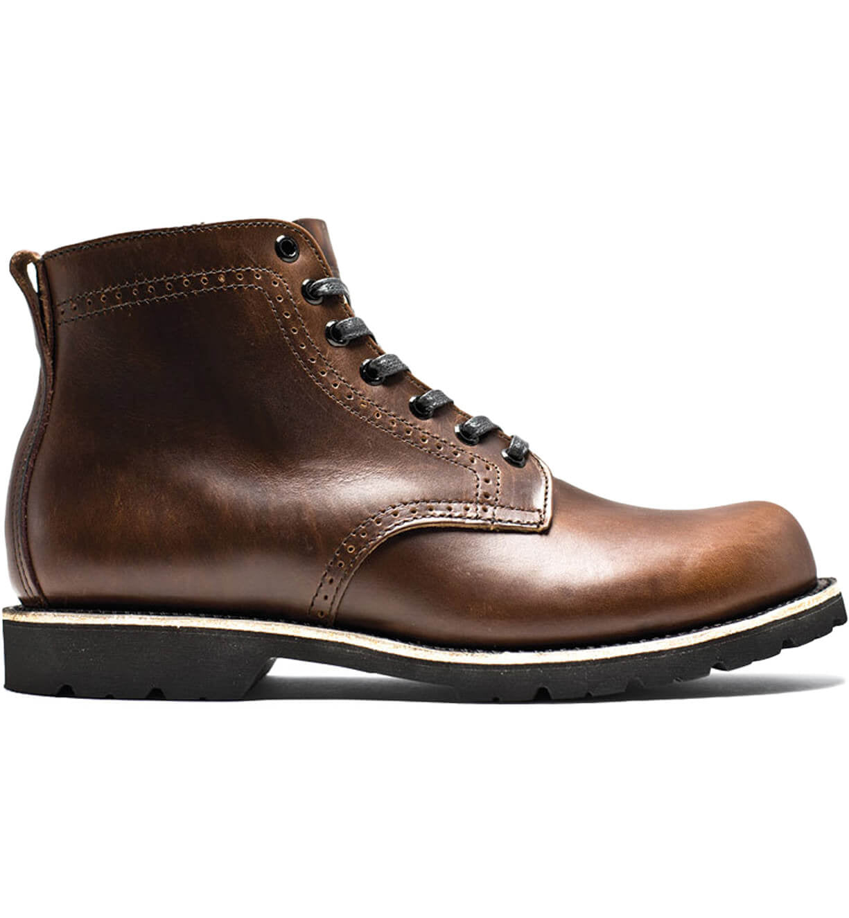 The Tydus men's brown leather boot with a rugged outsole is shown on a white background, highlighting Broken Homme's refined style.